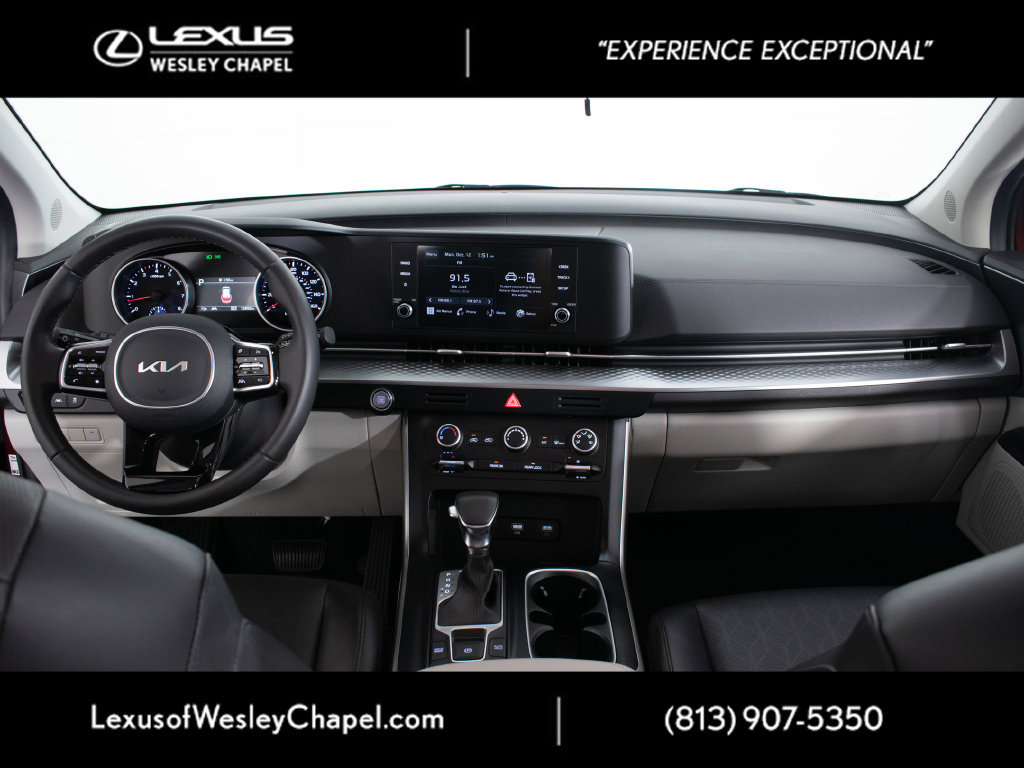Used 2024 Kia Carnival LX FWD image 17