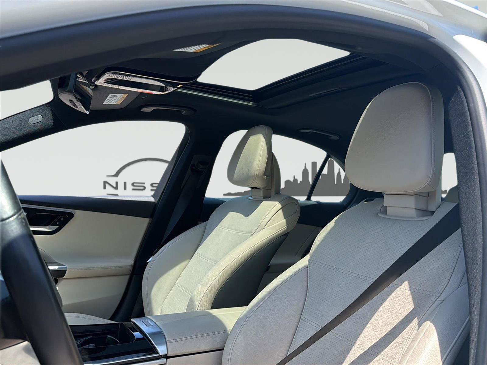 Used 2025 Mercedes-Benz C 300 4MATIC Sedan image 11