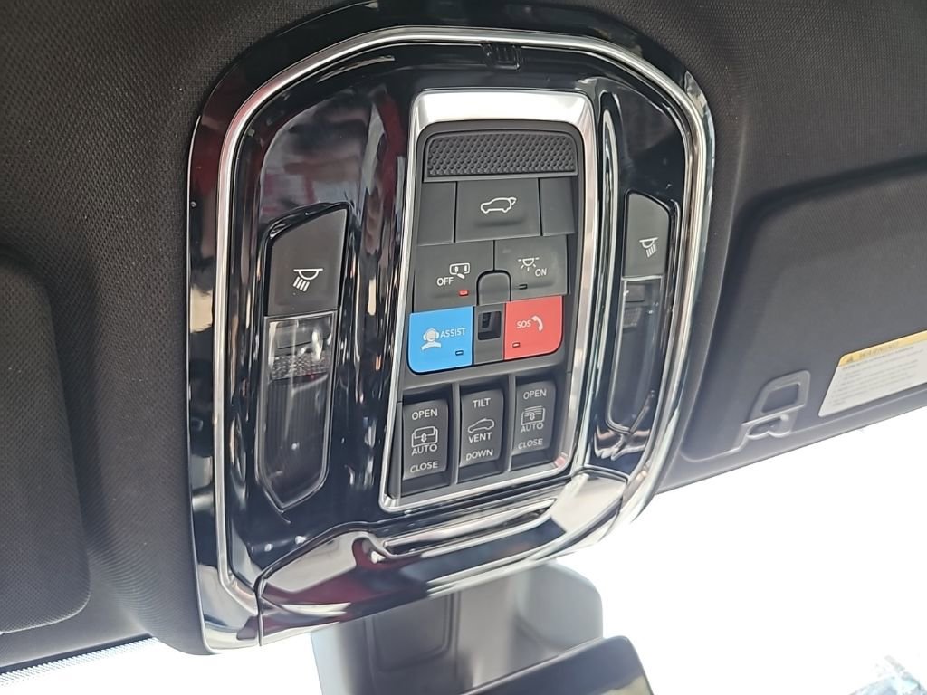 Used 2023 Jeep Grand Cherokee L Summit w/ Advanced Protech Group IV image 21