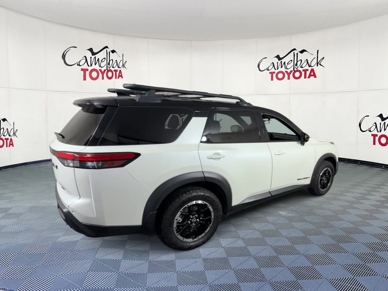 Used 2024 Nissan Pathfinder Rock Creek AWD/4WD image 2