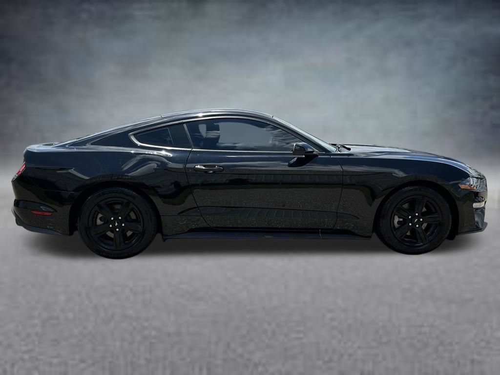 Used 2018 Ford Mustang Coupe RWD image 6