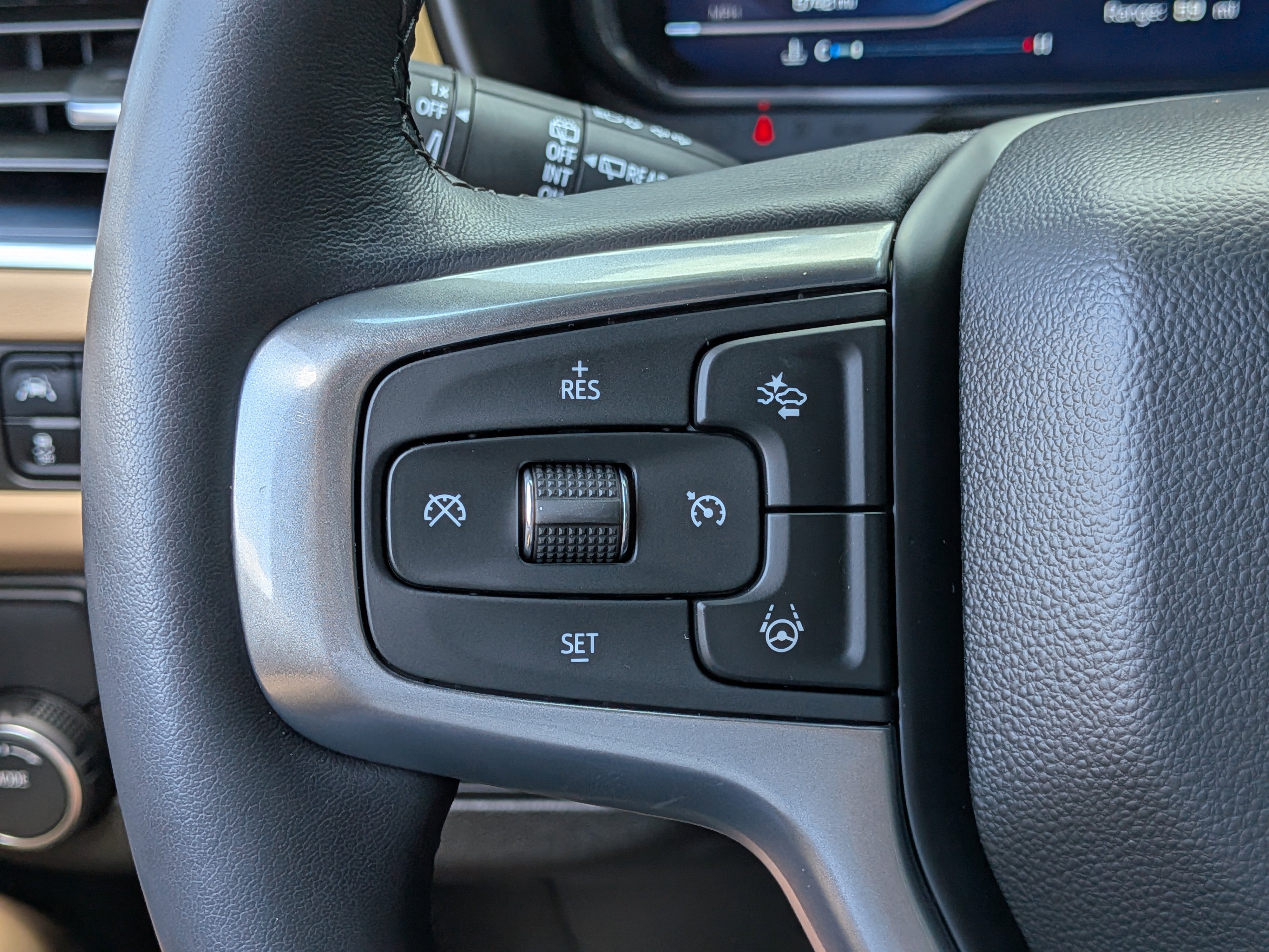 Used 2024 Chevrolet Tahoe Premier w/ Advanced Technology Package RWD image 26