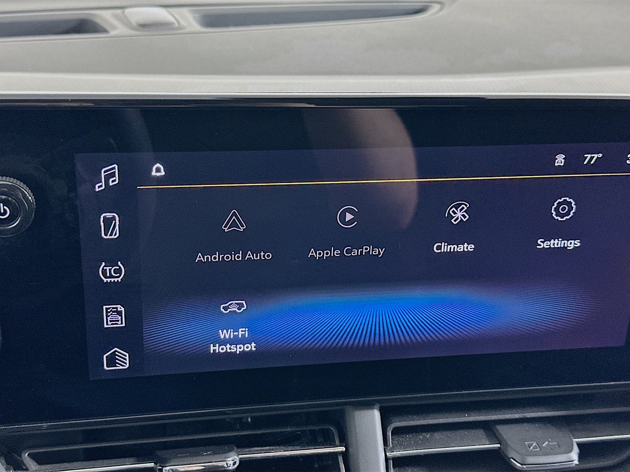 Used 2025 Chevrolet Trax LT image 21