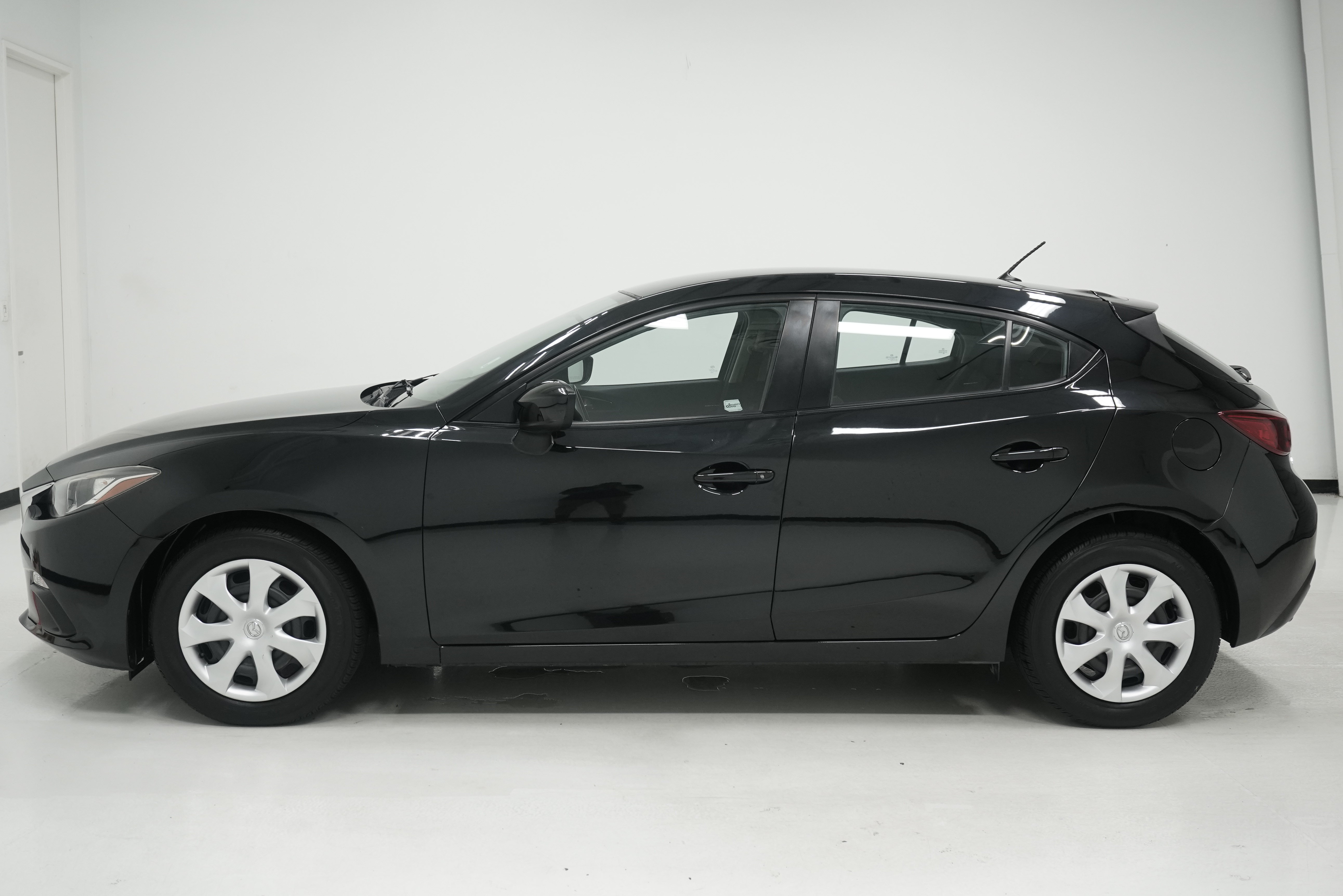 Used 2015 MAZDA MAZDA3 i Sport FWD image 7