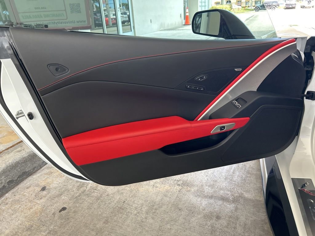 Used 2015 Chevrolet Corvette Z06 w/ 3LZ Preferred Equipment Group image 26