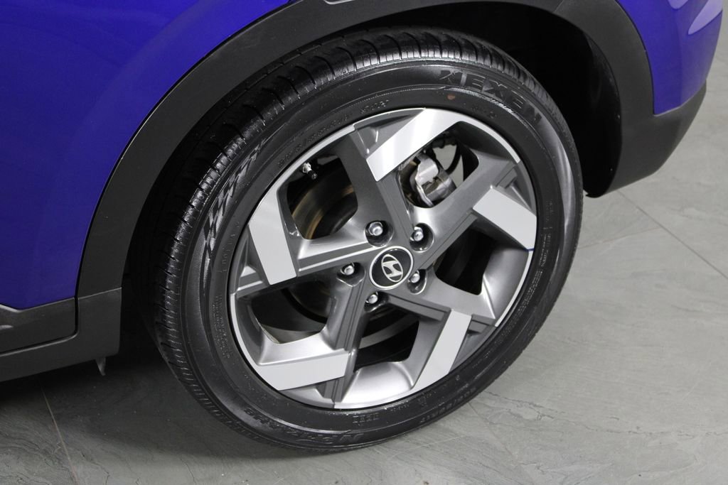 Certified 2023 Hyundai Venue SEL image 11