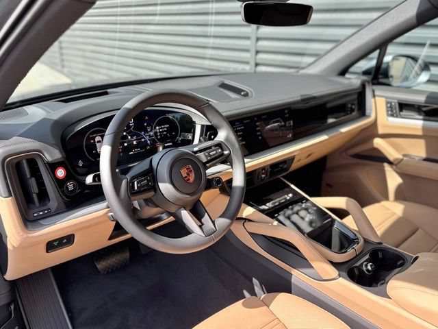 New 2026 Porsche Cayenne AWD/4WD image 4