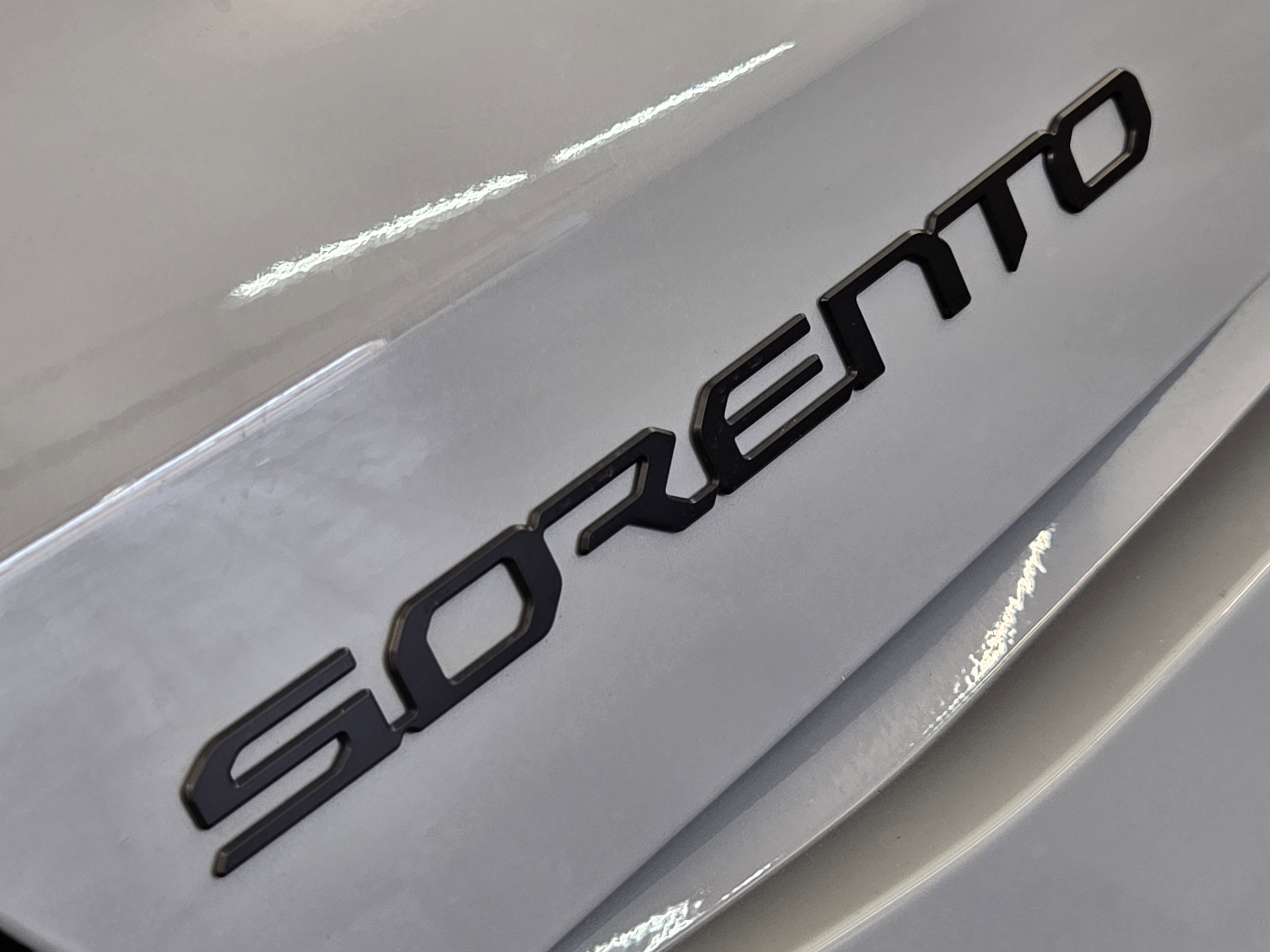 Used 2025 Kia Sorento SX AWD/4WD image 12