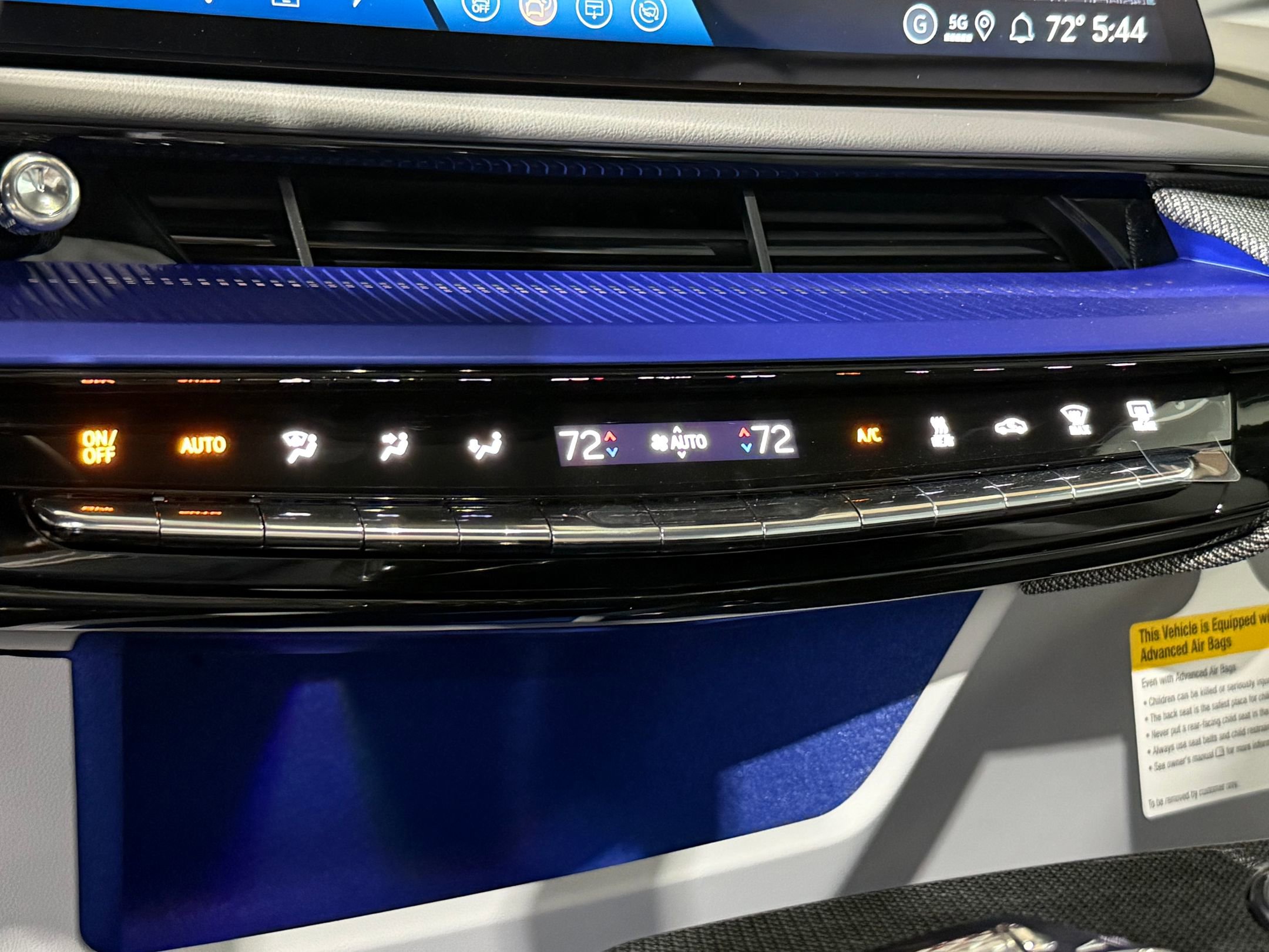 New 2026 Cadillac Optiq Sport 1 image 30