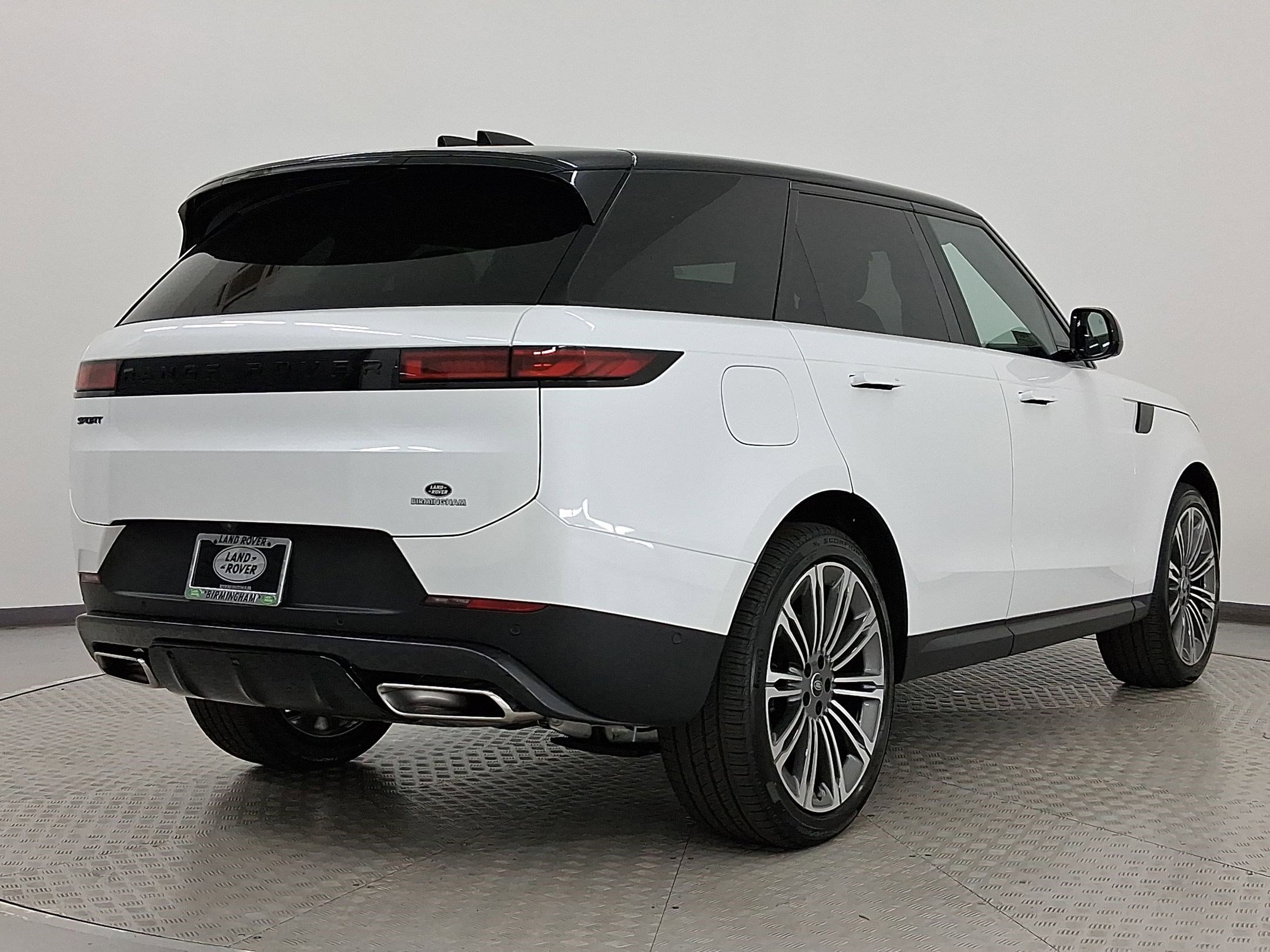 New 2025 Land Rover Range Rover Sport SE image 9