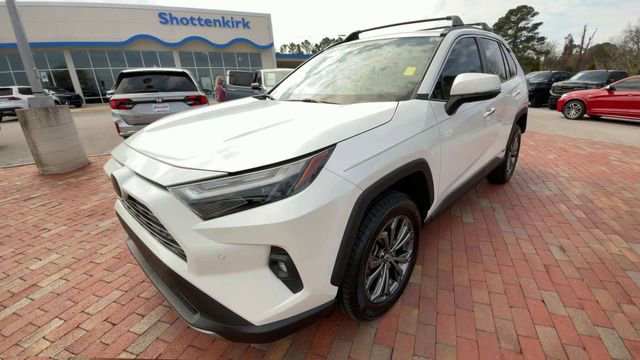 Used 2022 Toyota RAV4 Limited AWD/4WD image 5