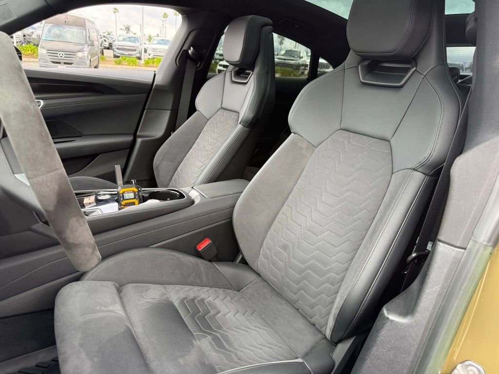 Used 2023 Audi e-tron GT Premium Plus w/ Performance Package image 5