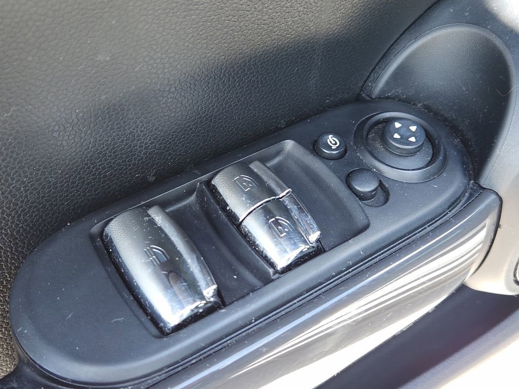 Used 2016 MINI Cooper Convertible image 16