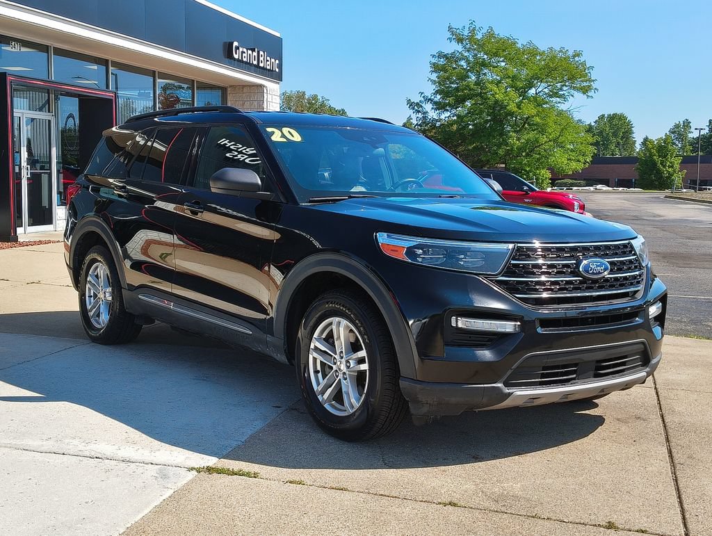 Used 2020 Ford Explorer XLT w/ Equipment Group 202A AWD/4WD image 15