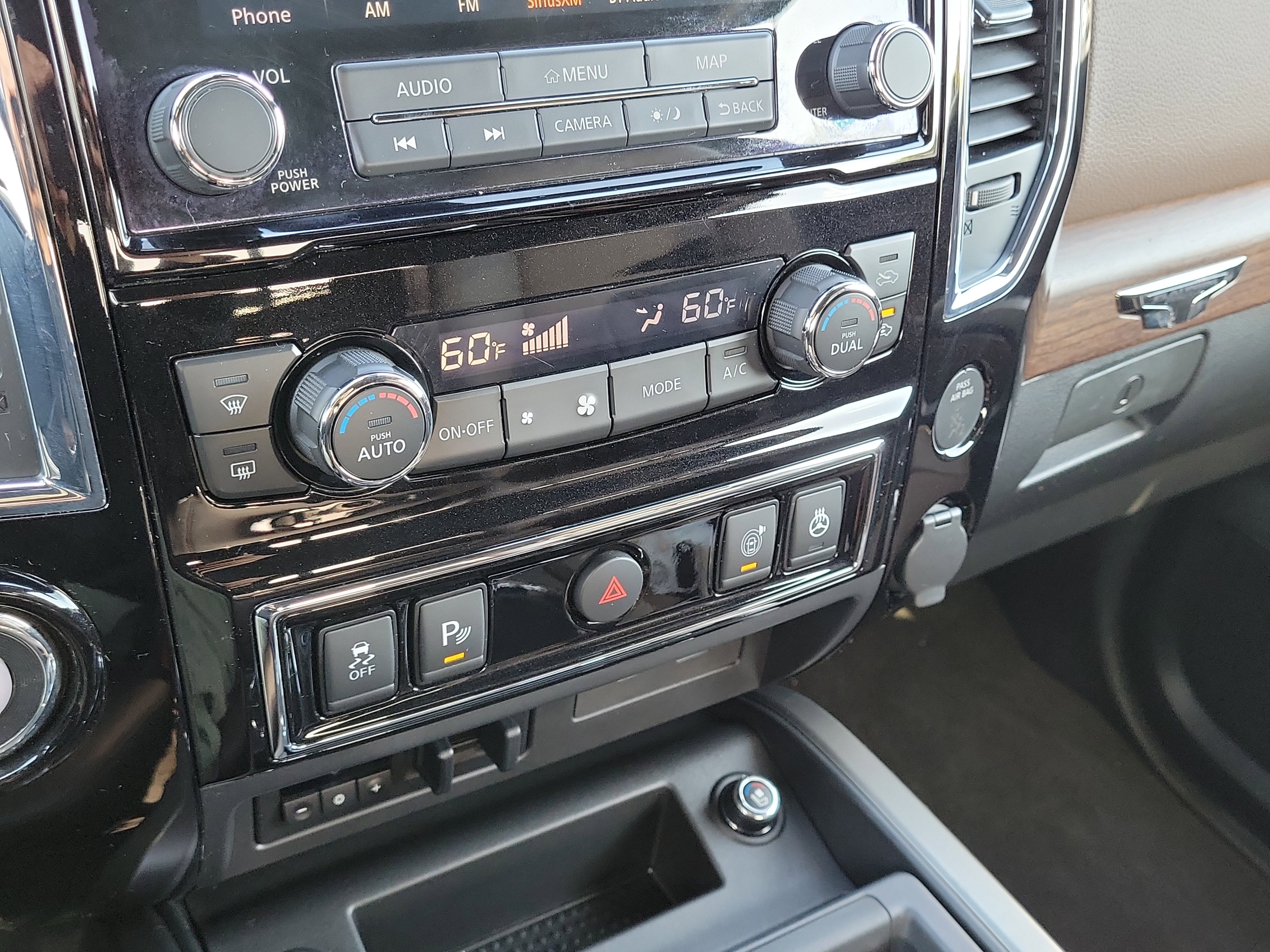 Used 2020 Nissan Titan Platinum Reserve w/ Moonroof Package image 21