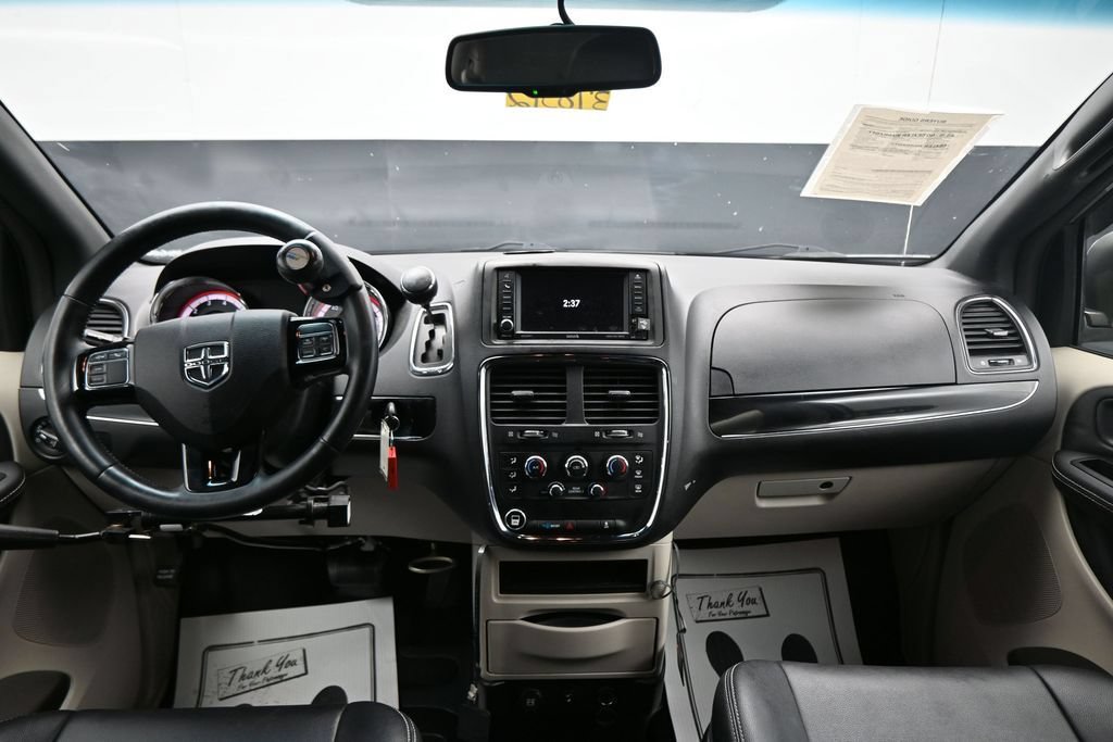 Used 2015 Dodge Grand Caravan SXT FWD image 13