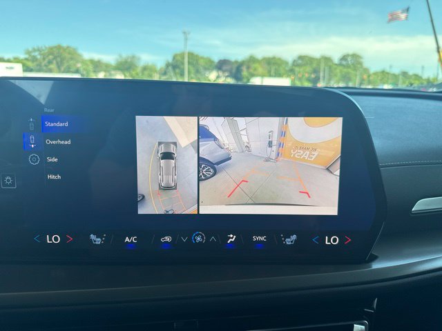 New 2026 Chevrolet Traverse LT w/ Driver Confidence Package AWD/4WD image 24