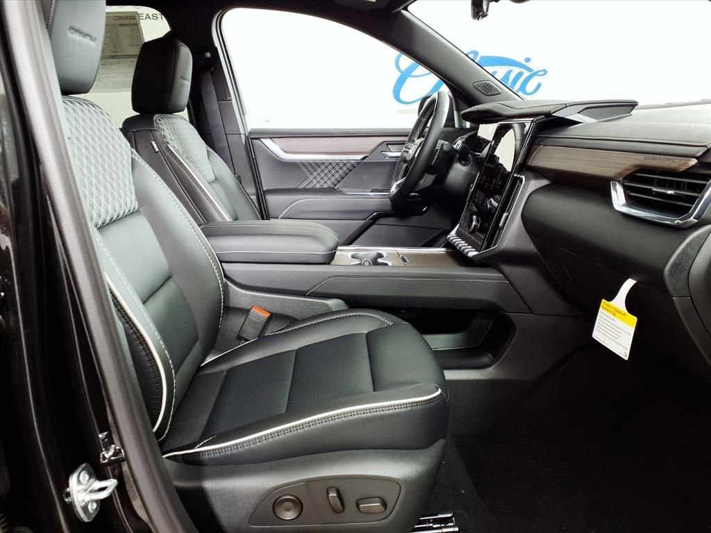 New 2026 GMC Acadia Denali w/ Super Cruise Package image 21