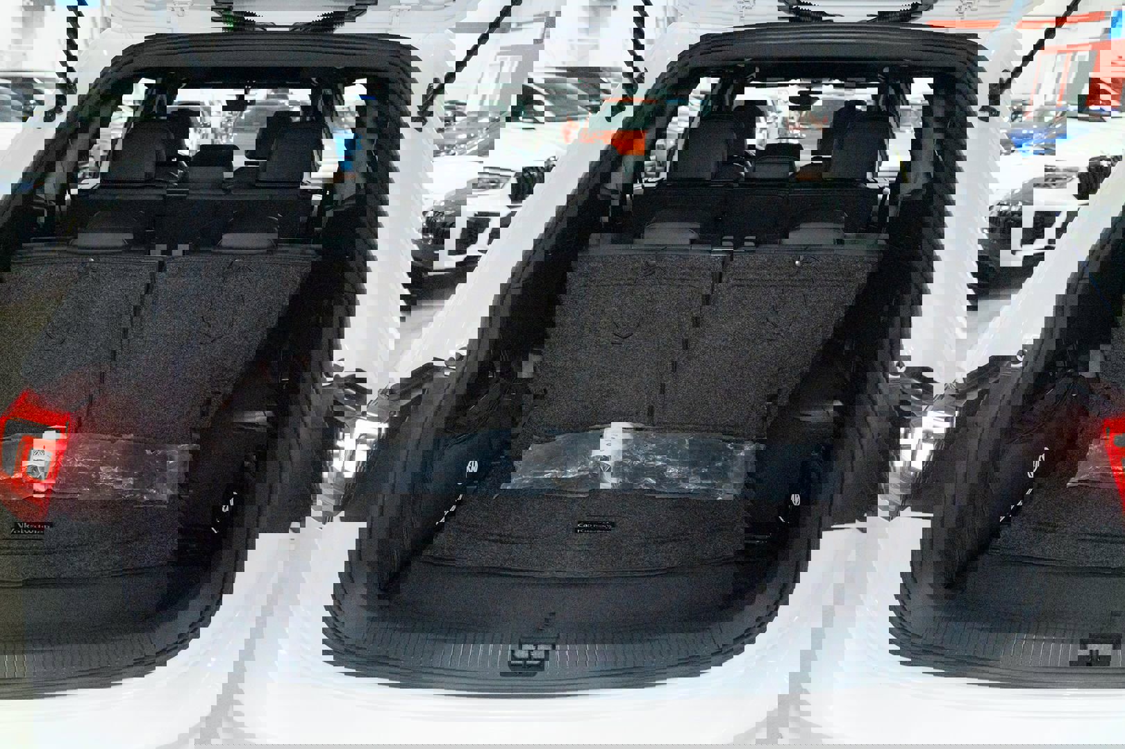 Used 2020 Volkswagen Tiguan SE R-Line w/ 3rd Row Seat Package image 26