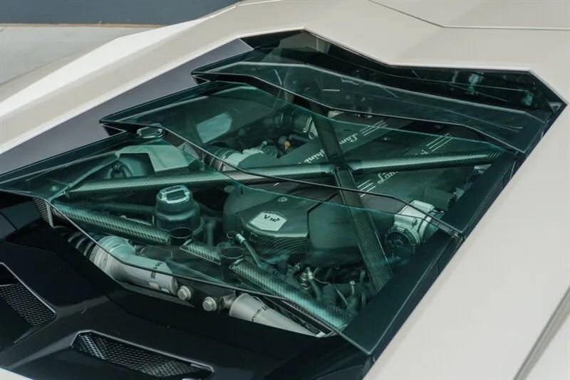 Used 2017 Lamborghini Aventador S image 18