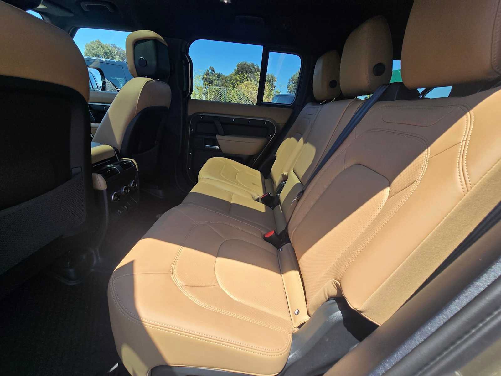 New 2026 Land Rover Defender 130 X-Dynamic SE AWD/4WD image 16