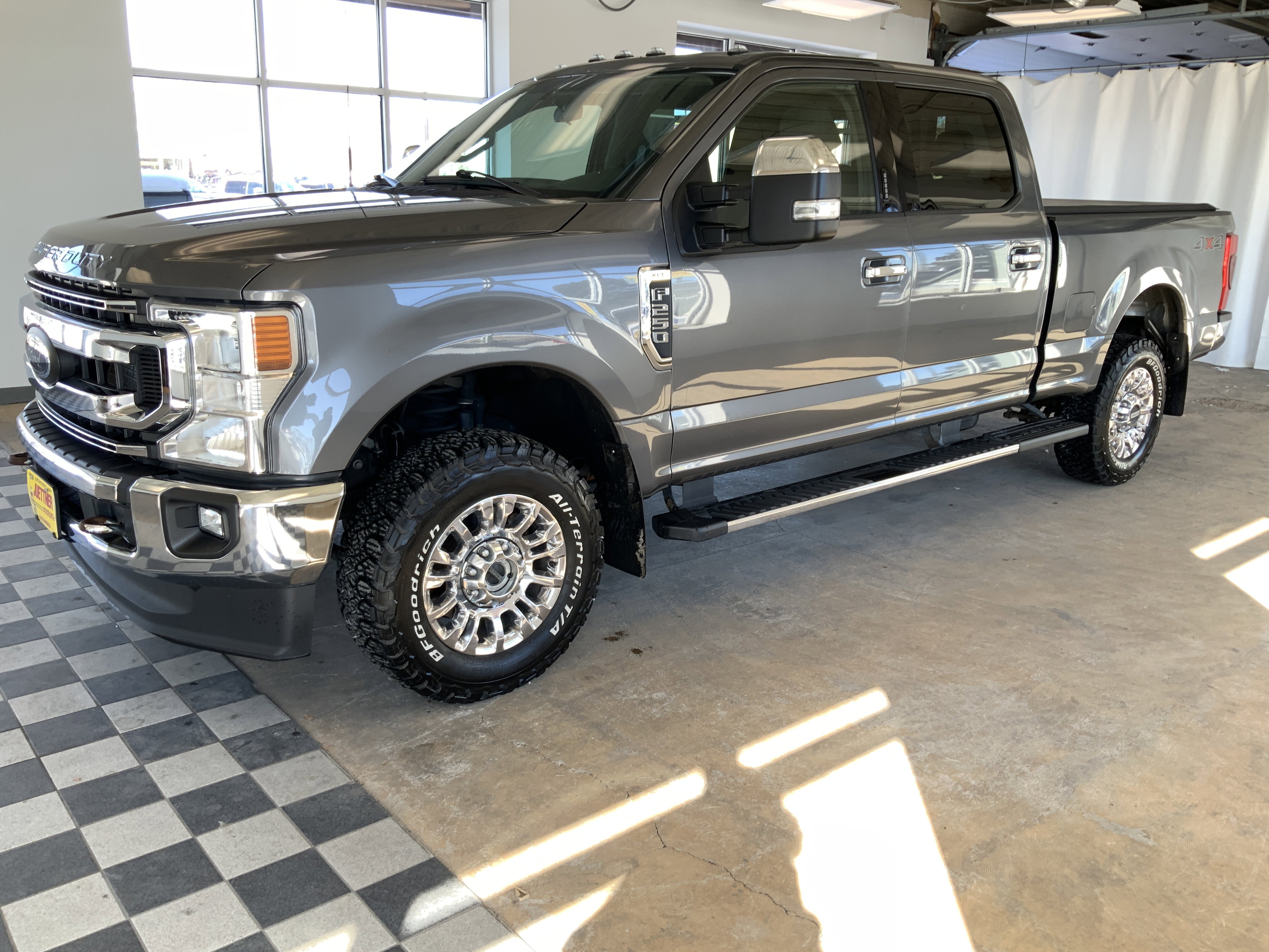 Used 2022 Ford F250 XLT w/ XLT Premium Package image 6