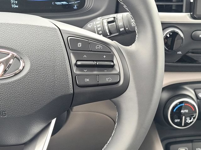 New 2025 Hyundai Venue SEL FWD image 27