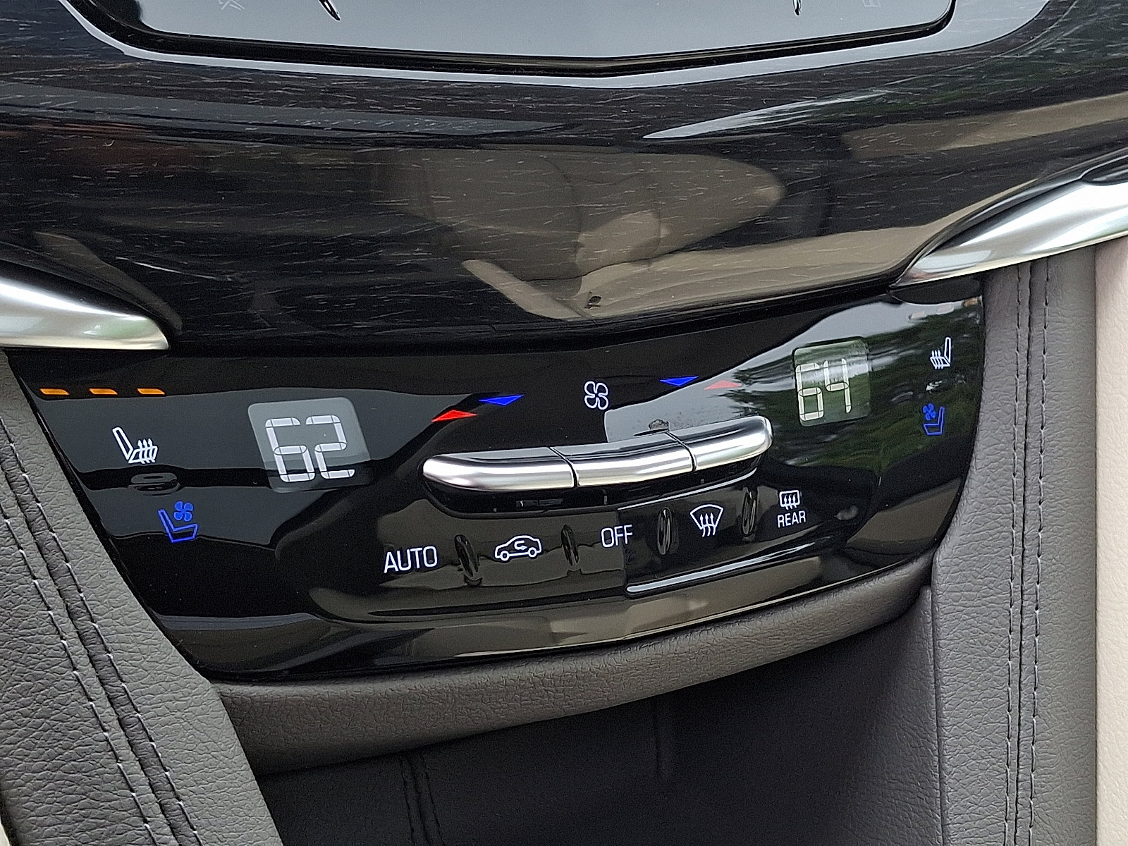 Certified 2023 Cadillac XT6 Premium Luxury w/ Technology Package image 23