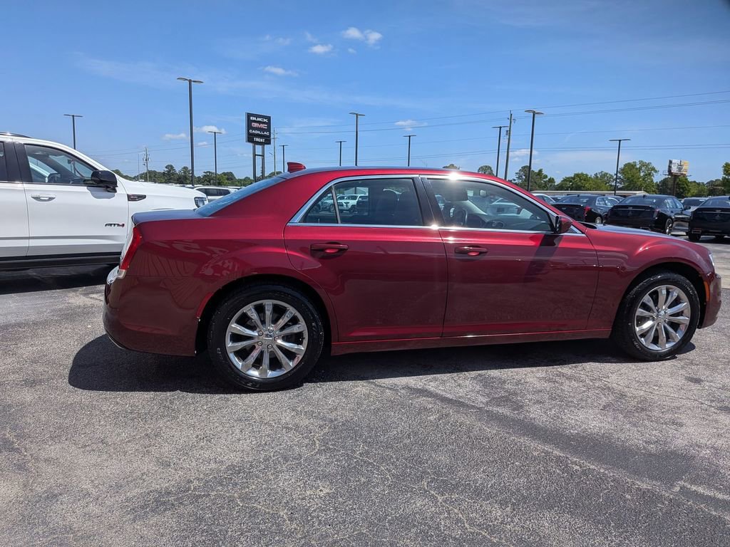 Used 2020 Chrysler 300 Touring AWD/4WD image 5