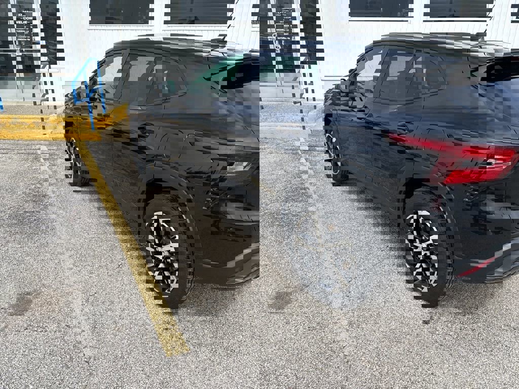 Used 2024 Chevrolet Trax RS image 1