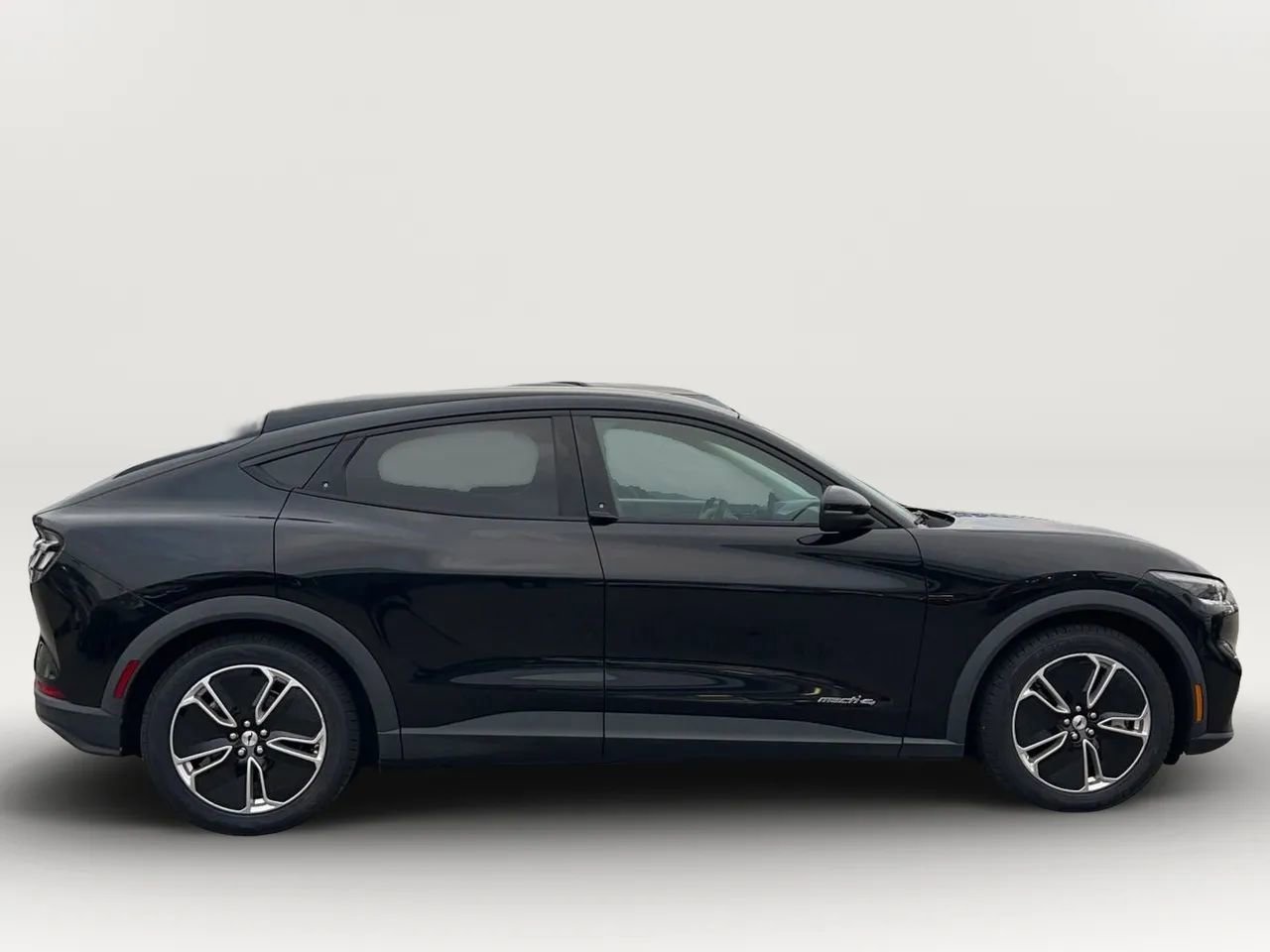 Used 2021 Ford Mustang Mach-E Select w/ Comfort/Appearance Package image 8