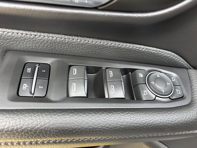 Used 2023 GMC Yukon XL Denali image 27