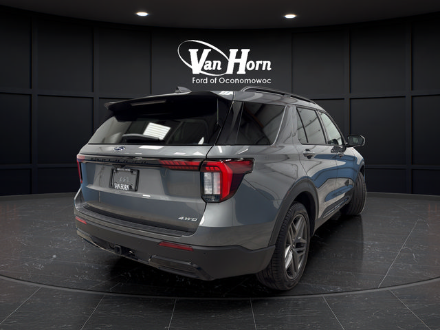 Used 2026 Ford Explorer ST-Line w/ ST-Line Street Pack AWD/4WD image 7
