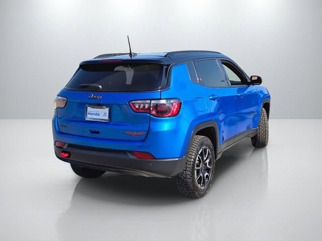 Used 2025 Jeep Compass Trailhawk AWD/4WD image 7