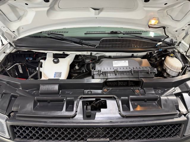 Used 2019 Chevrolet Express 2500 RWD image 18
