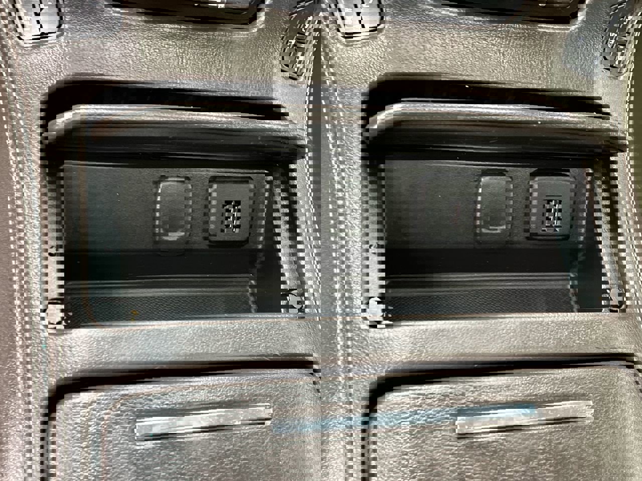 Used 2015 Chevrolet Tahoe LTZ AWD/4WD image 26