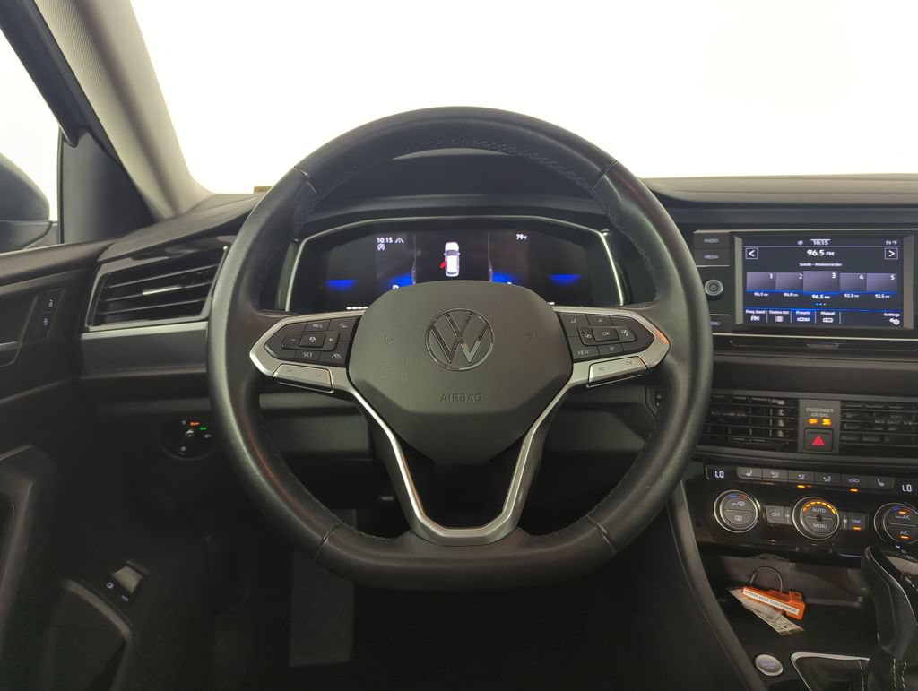 Used 2024 Volkswagen Jetta SE FWD image 16