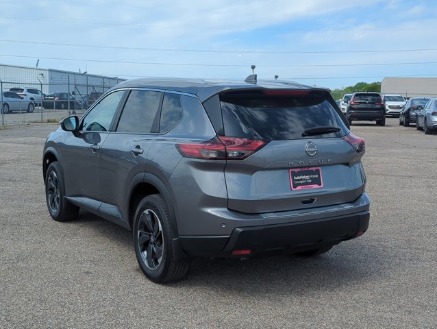 Used 2025 Nissan Rogue SV w/ SV Premium Package image 10