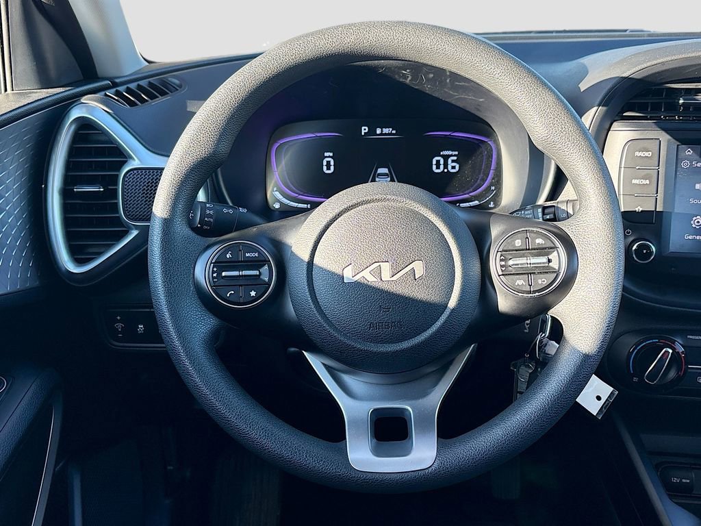 Used 2025 Kia Soul LX w/ LX Technology Package image 11