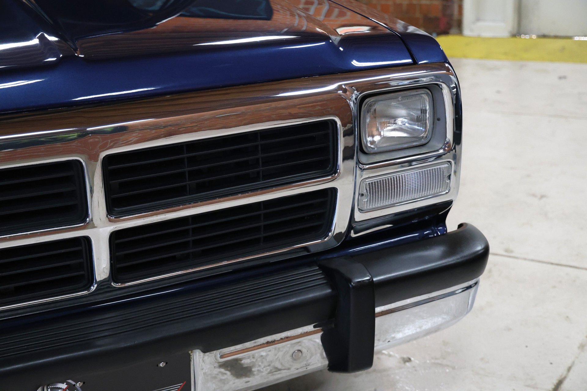 Used 1992 Dodge D/W Truck 150 image 7