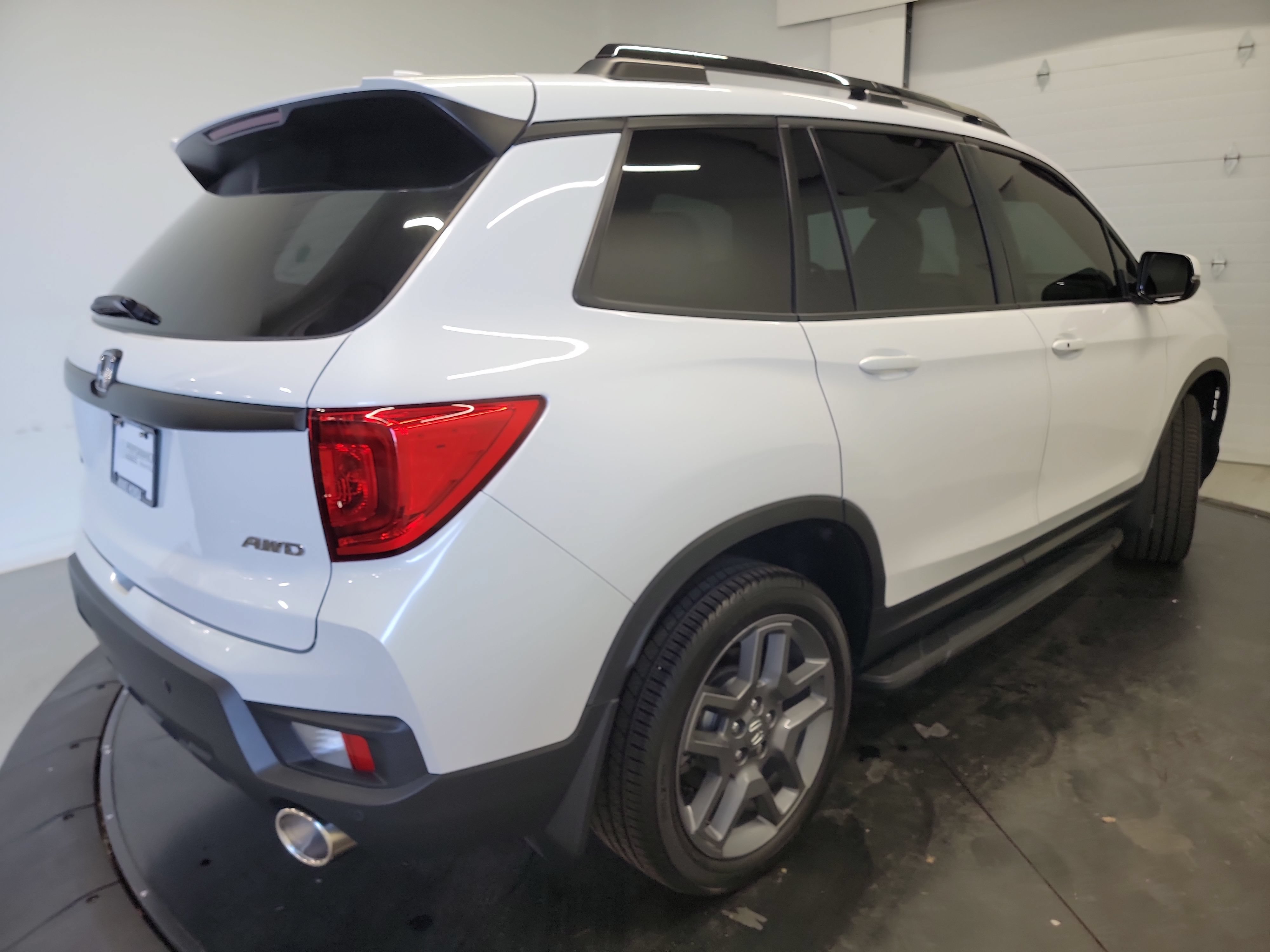 Used 2023 Honda Passport EX-L image 9