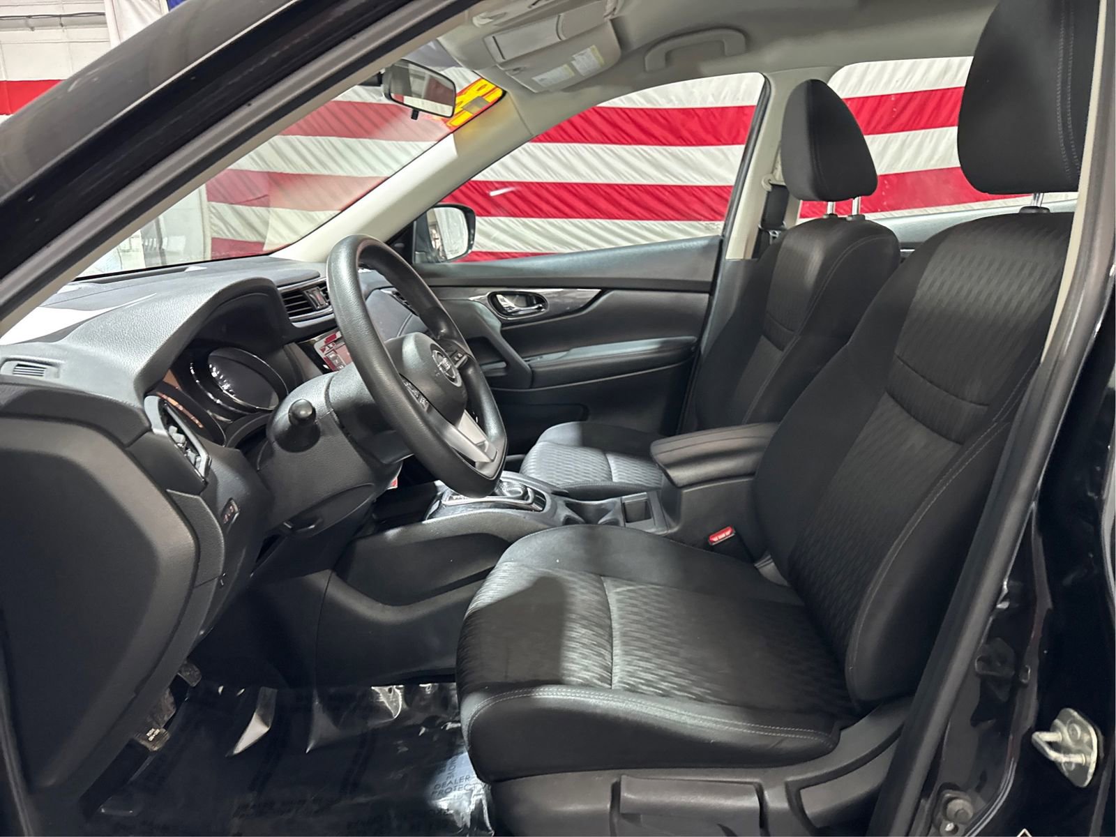 Used 2018 Nissan Rogue S image 9