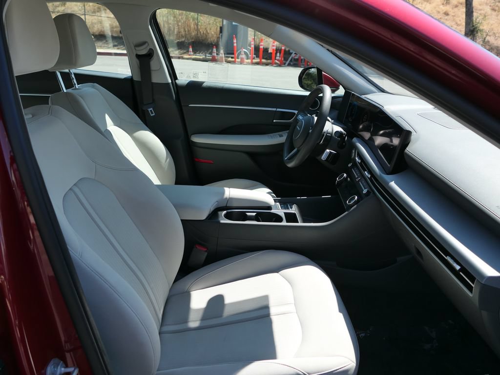 Certified 2025 Hyundai Sonata SEL FWD image 28
