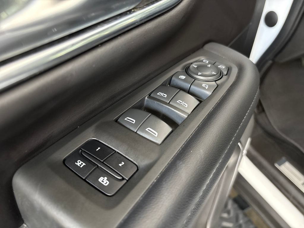 Used 2022 Chevrolet Tahoe Z71 w/ Luxury Package AWD/4WD image 14