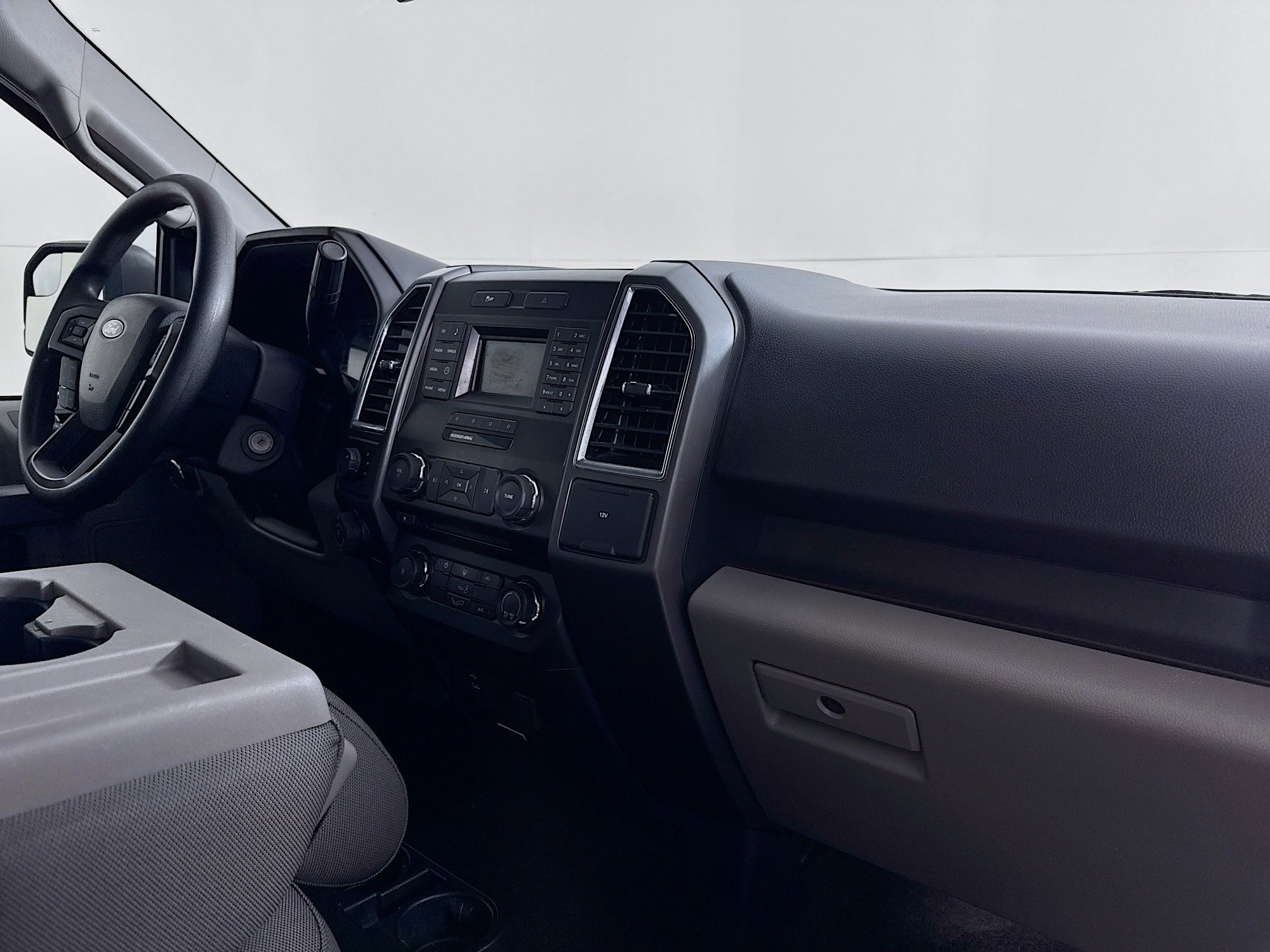 Used 2017 Ford F150 XLT w/ Trailer Tow Package image 27