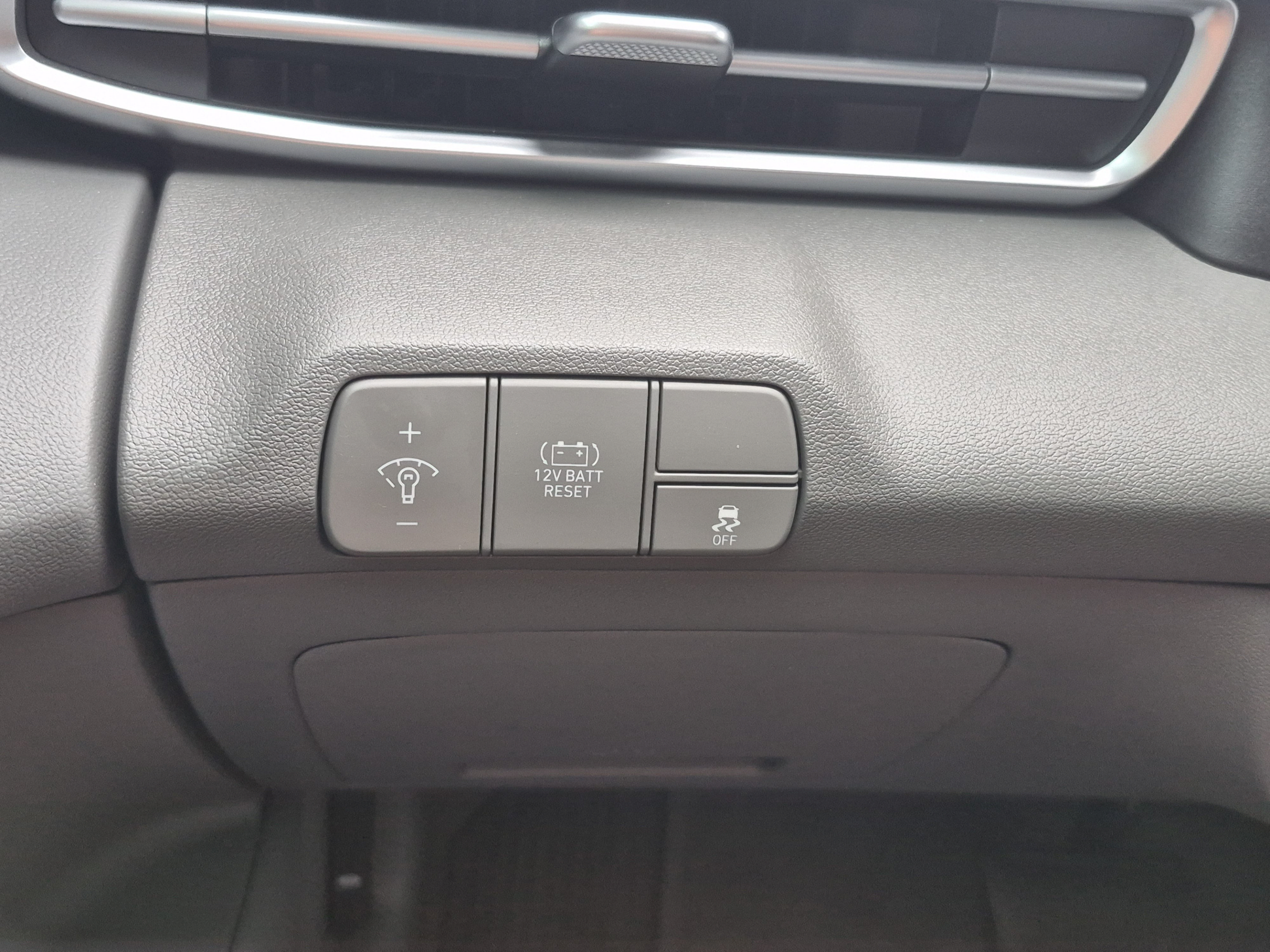 Certified 2025 Hyundai Elantra Hybrid w/ Cargo Package FWD image 25