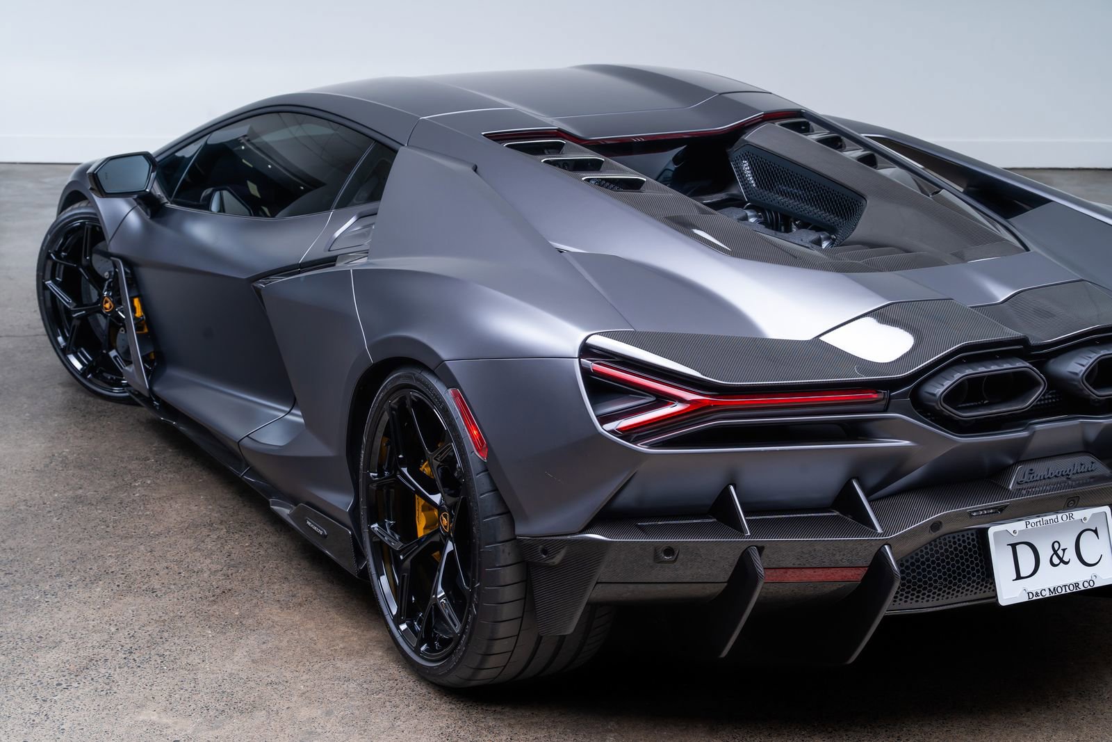Used 2025 Lamborghini Revuelto AWD/4WD image 12