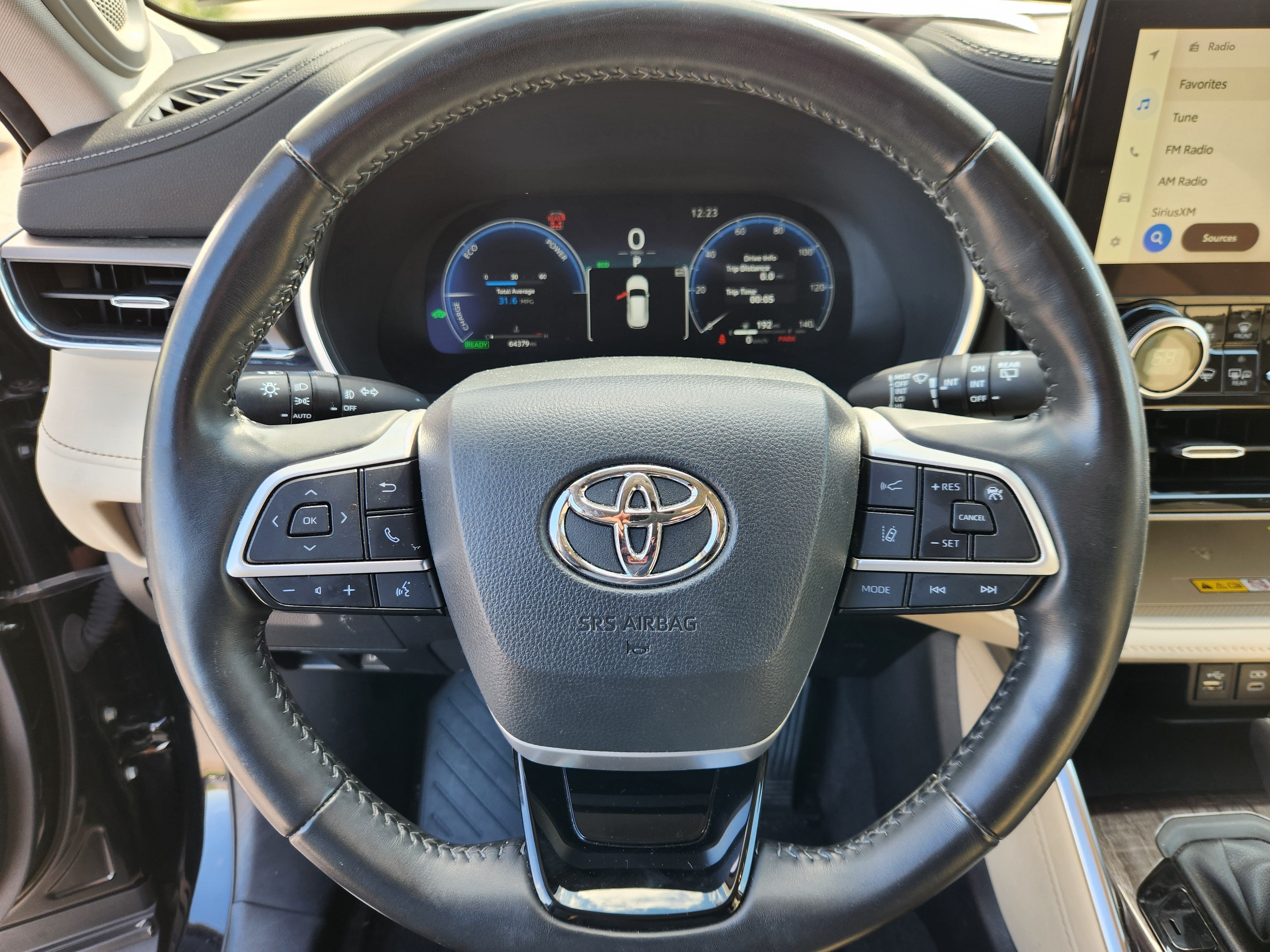 Used 2023 Toyota Highlander Limited AWD/4WD image 9