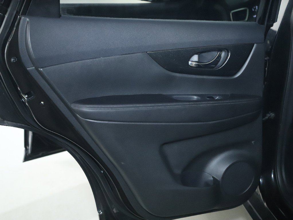 Used 2016 Nissan Rogue SL w/ SL Premium Package image 13