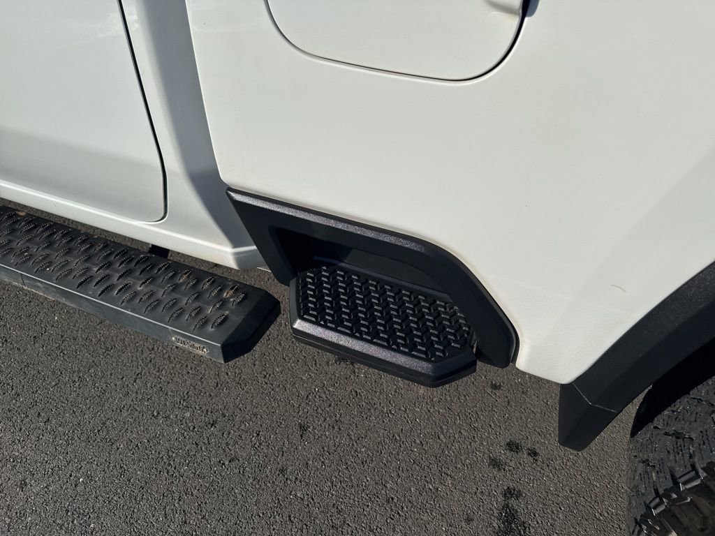 Used 2023 Chevrolet Silverado 2500 Custom w/ Infotainment Package image 18